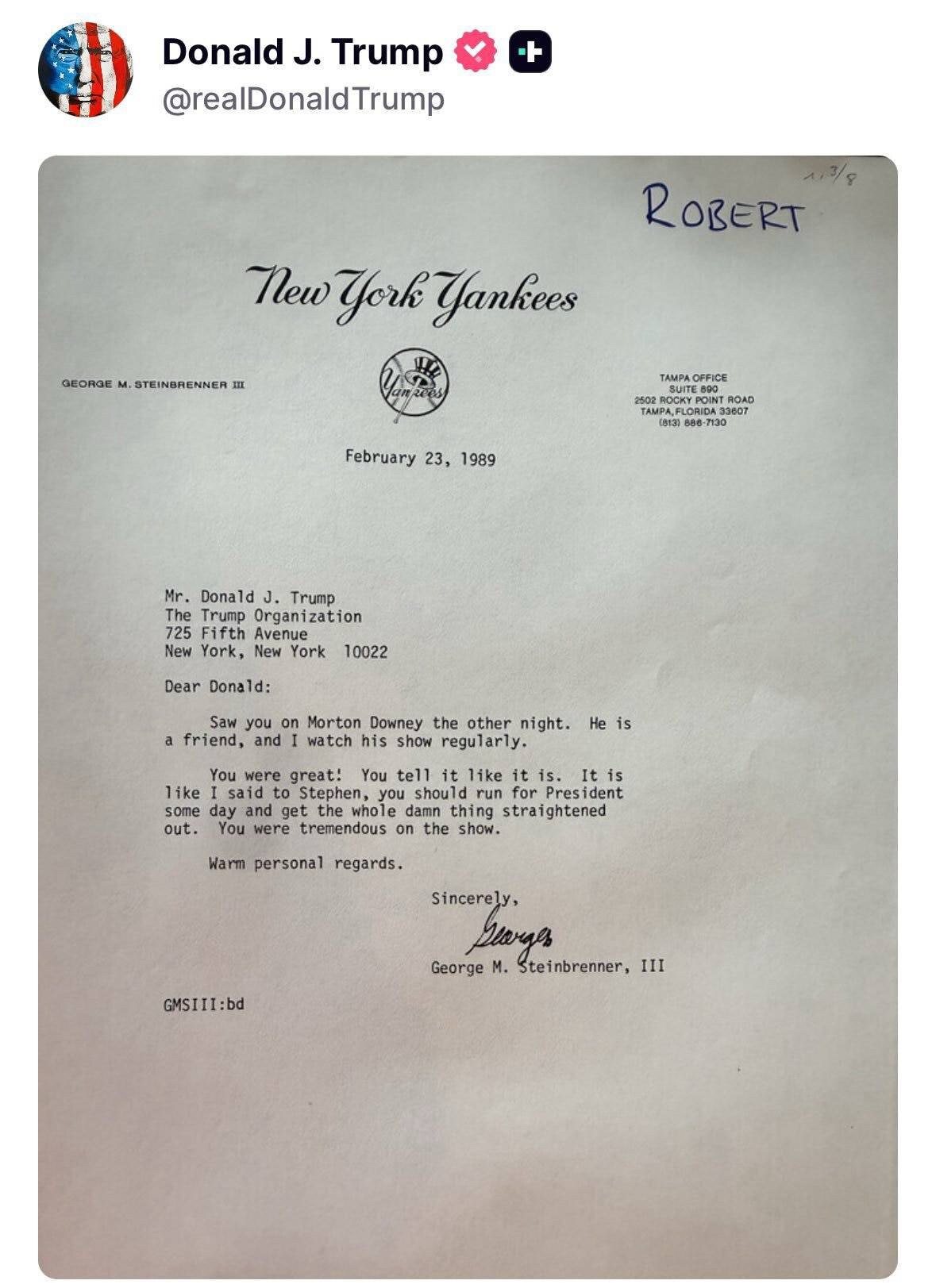 🚨最新消息：2月1日，川普发布了一张照片，是1989年2月23日洋基队传奇老板乔治·M·斯坦布伦纳写给他的一封信
👉评价川普说话直来直去
👉鼓励川普有朝一日竞选总统
👉希望他改变这该死的局面�...