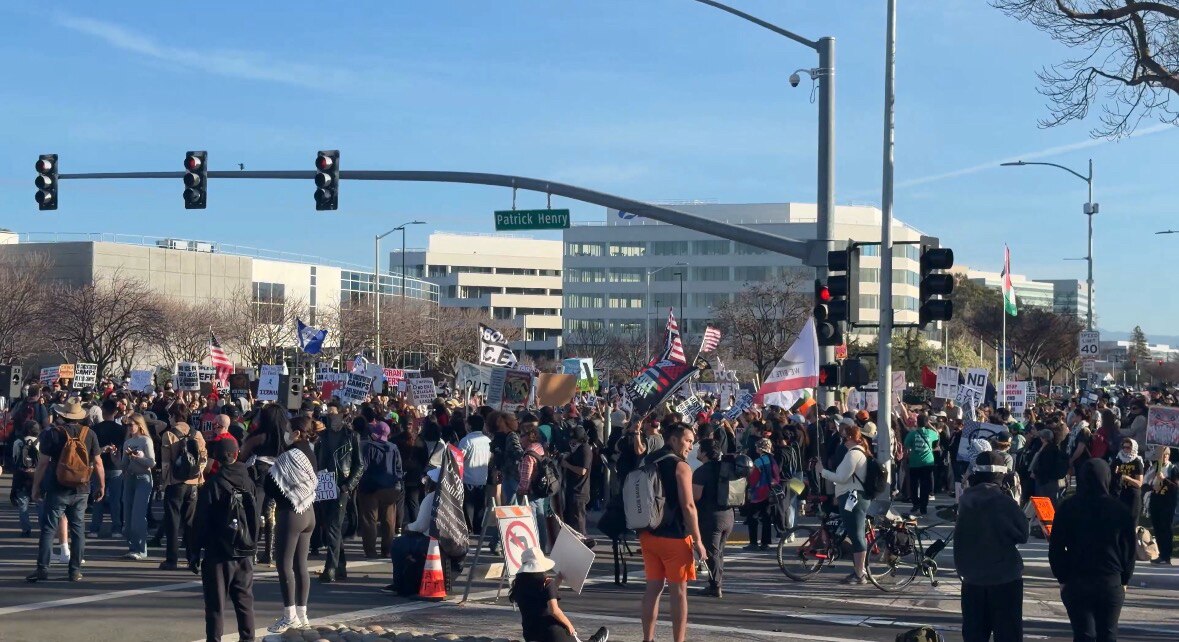 BREAKING: Anti-#ICE #protesters gather near #LevisStadium in #SantaClara, #California, where #SuperB...