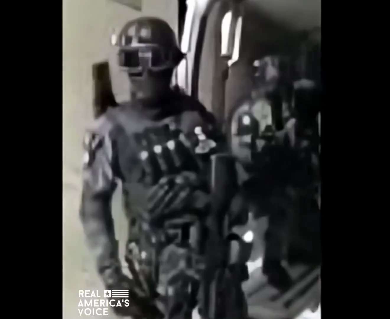 BREAKING: These are members of a drug cartel in Mexico, armed like a military unit.
Cartel member: “...