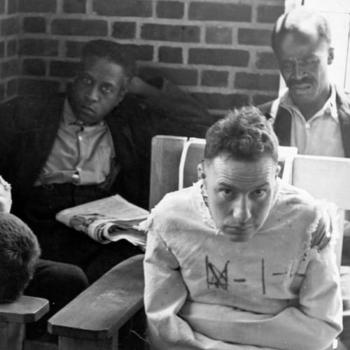 Zu den Geringsten blicke ich auf, und auf die Elite sehe ich herab .