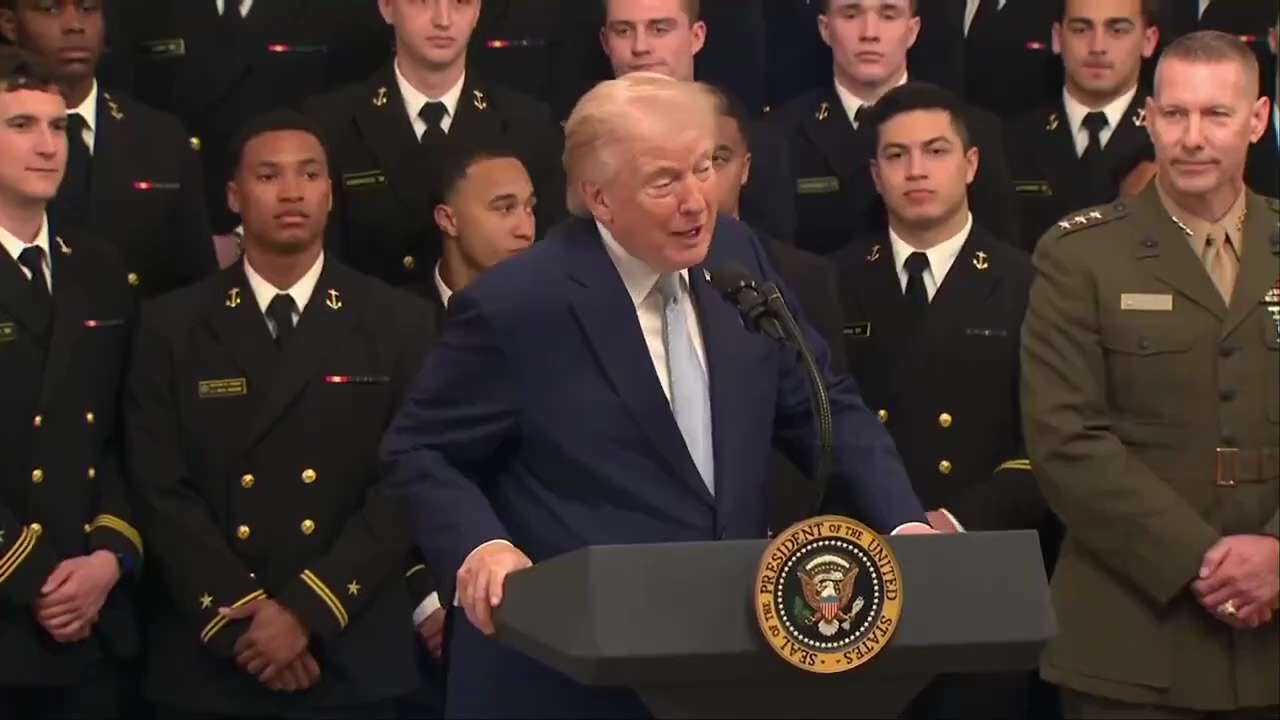 258

🚨速報：トランプ大統領がホワイトハウスから衝撃的な真実を暴露！

「イランでは我々は非常にうまくやっている。彼らと我々の違いは、2週間前までは海軍を持っていたが、今はもう海軍がないというこ...