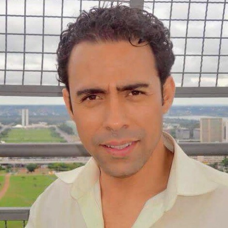 🇧🇷 Patriota
🗣 Cientista Político 
🗞 Jornalista
