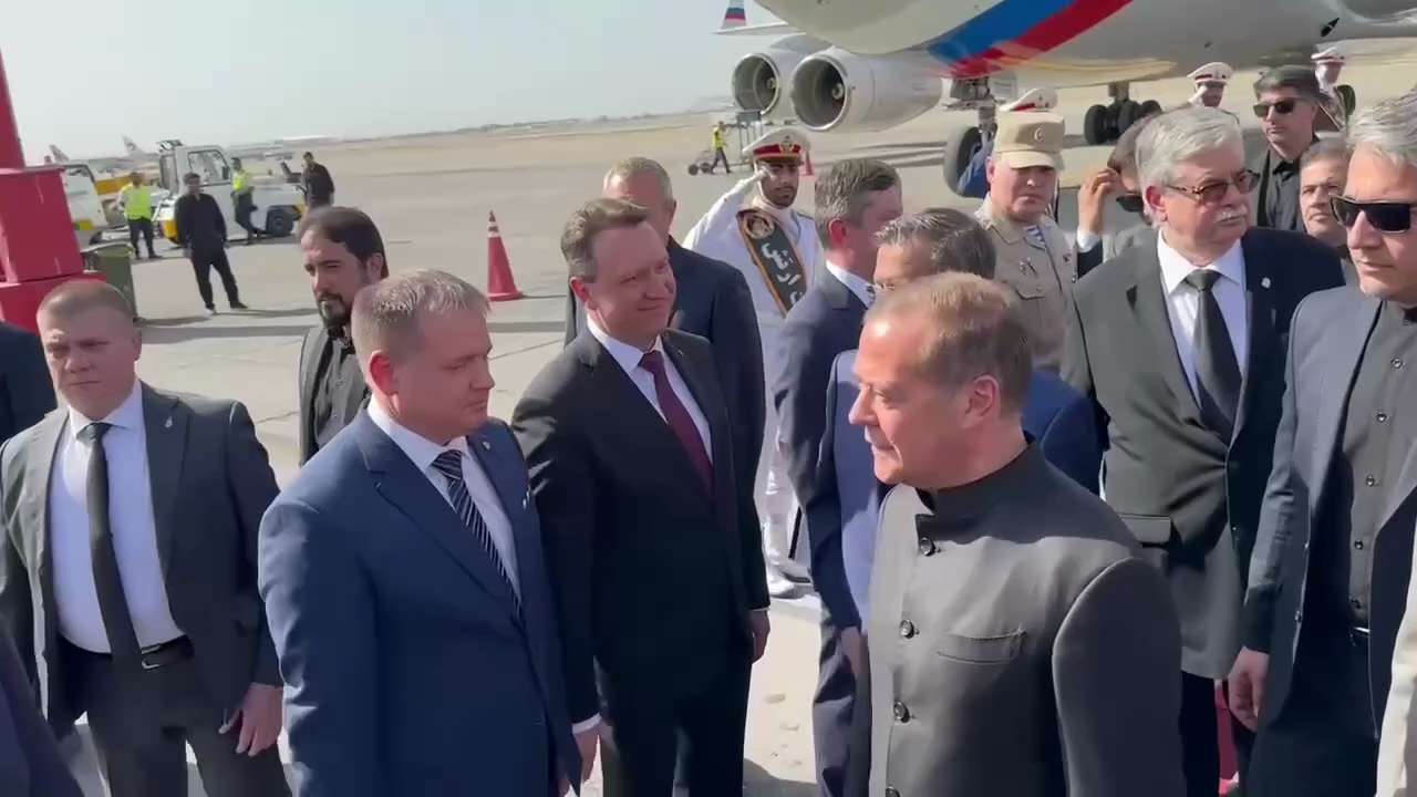 🕯🇮🇷—🇷🇺 #DmitryMedvedev has arrived in #Tehran with a delegation to pay his last respects to #Ir...