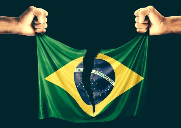 • Advogado tinha ligação com PCC, mas Adélio Bispo agiu sozinho em ataque a Bolsonaro, diz PF. CNN (...
