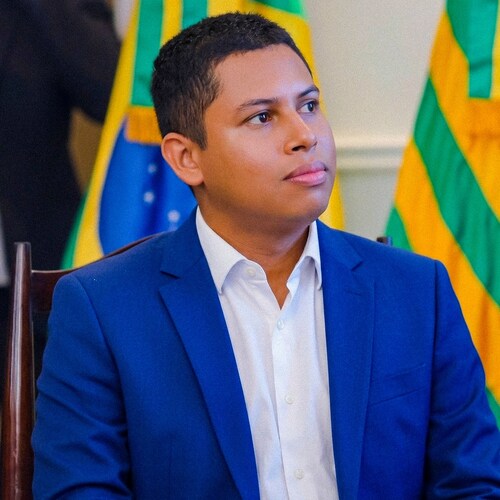 Um cidadão comum, tentando viver uma vida incomum.