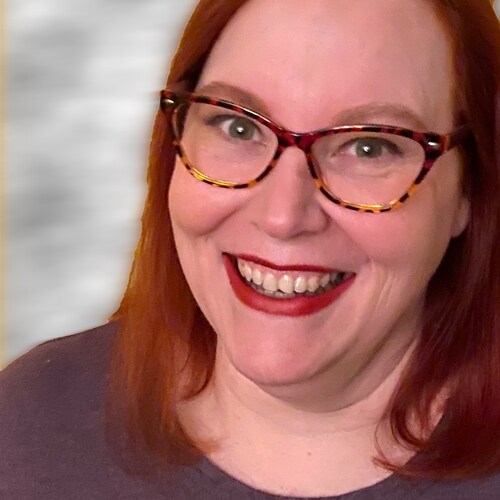 Marketing copywriter, PR strategist, fundraiser & Go-Giver Speaker. Libertarianish free marketeer, 🐱mom, gardener, futu...