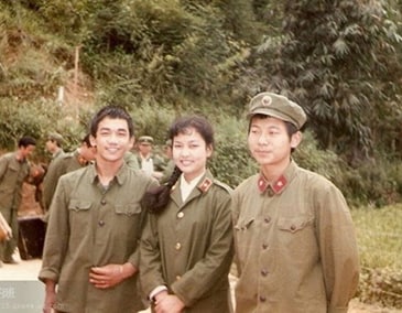 《共产党统治中国的150个家族》（DT挖掘机团队出品）
习近平家族：
彭丽媛
父亲：彭龙坤，郓城县文化馆工作，2009年病逝。
母亲：郓城县豫剧团演员。2009年过世。
妹妹：彭丽娟，(图)
妹夫：李...