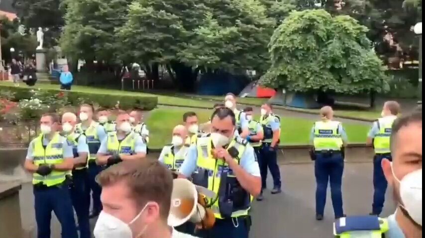 🇳🇿🚨 Freedom convoy taking off in Wellington, New Zealand ⚡💥