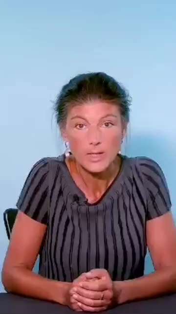 SAHRA WAGENKNECHT
IST FASSUNGSLOS.

JEDER DENKENDE MENSCH 
MUSS ES SEIN, 
WENN ER DAS HÖRT !