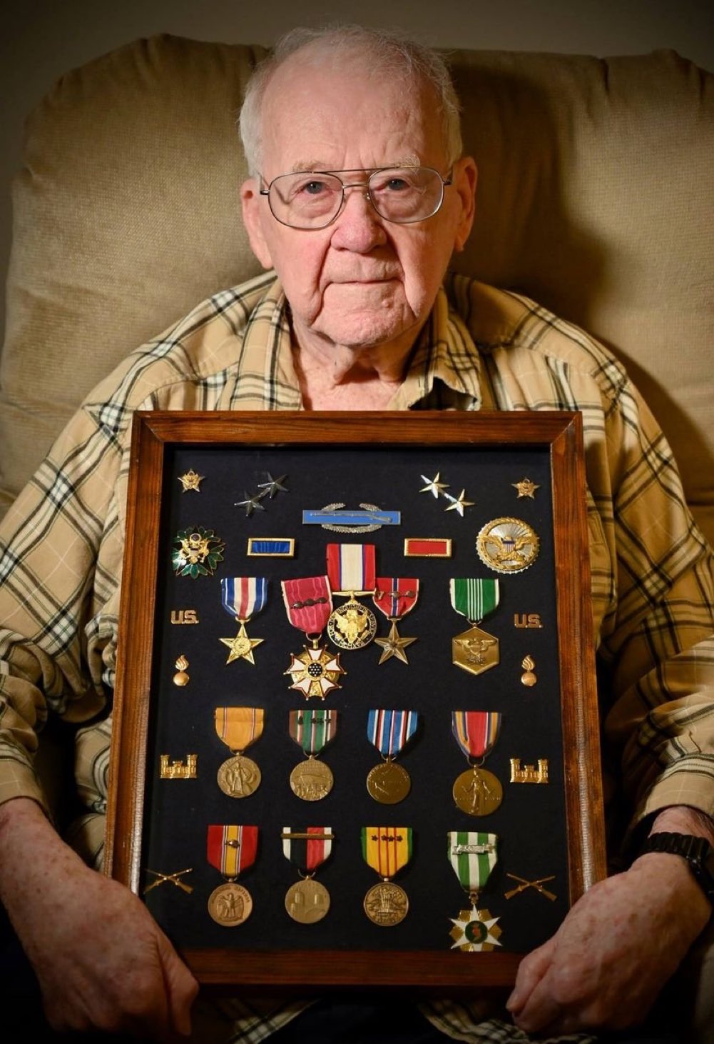 This is the last surviving officer of the first wave D-Day heros. He is turning 99.

Lets show this ...