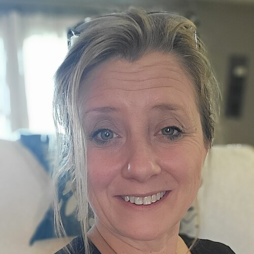 Mom, grandmother, wife, Patriot. I run the Patriot Mail Project and we send mail to the J6 Patriot Political Prisoners