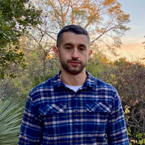 Structural Engineer, amateur functional fitness athlete, building and tech enthusiast.