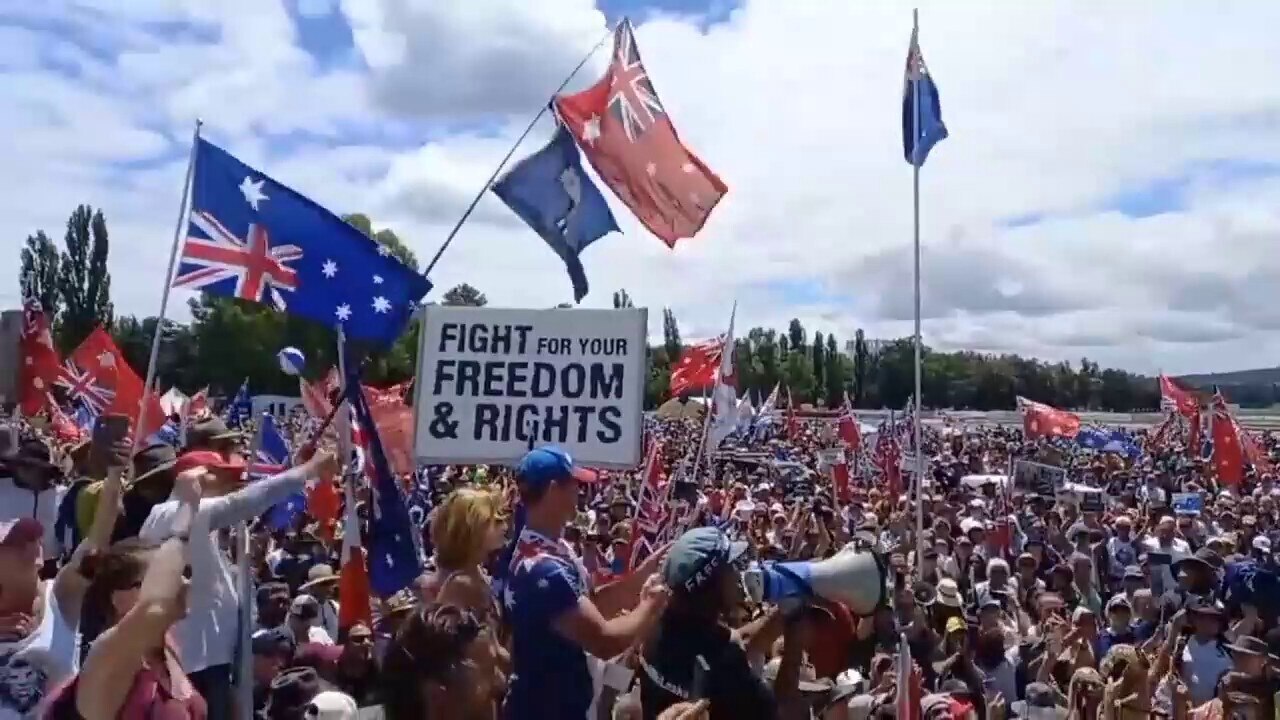 Brilliant scenes in the Aussie capital Canberra as the people unite against covid tyranny 🙏🏻