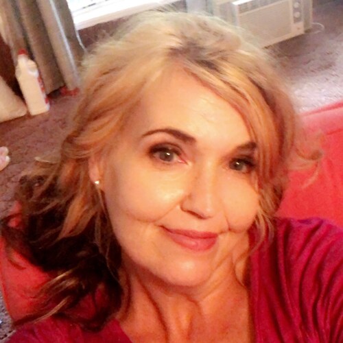 Daughter of WWII B17 Bomber Pilot. Love USA & Our Freedom! Trump is my President! MAGA