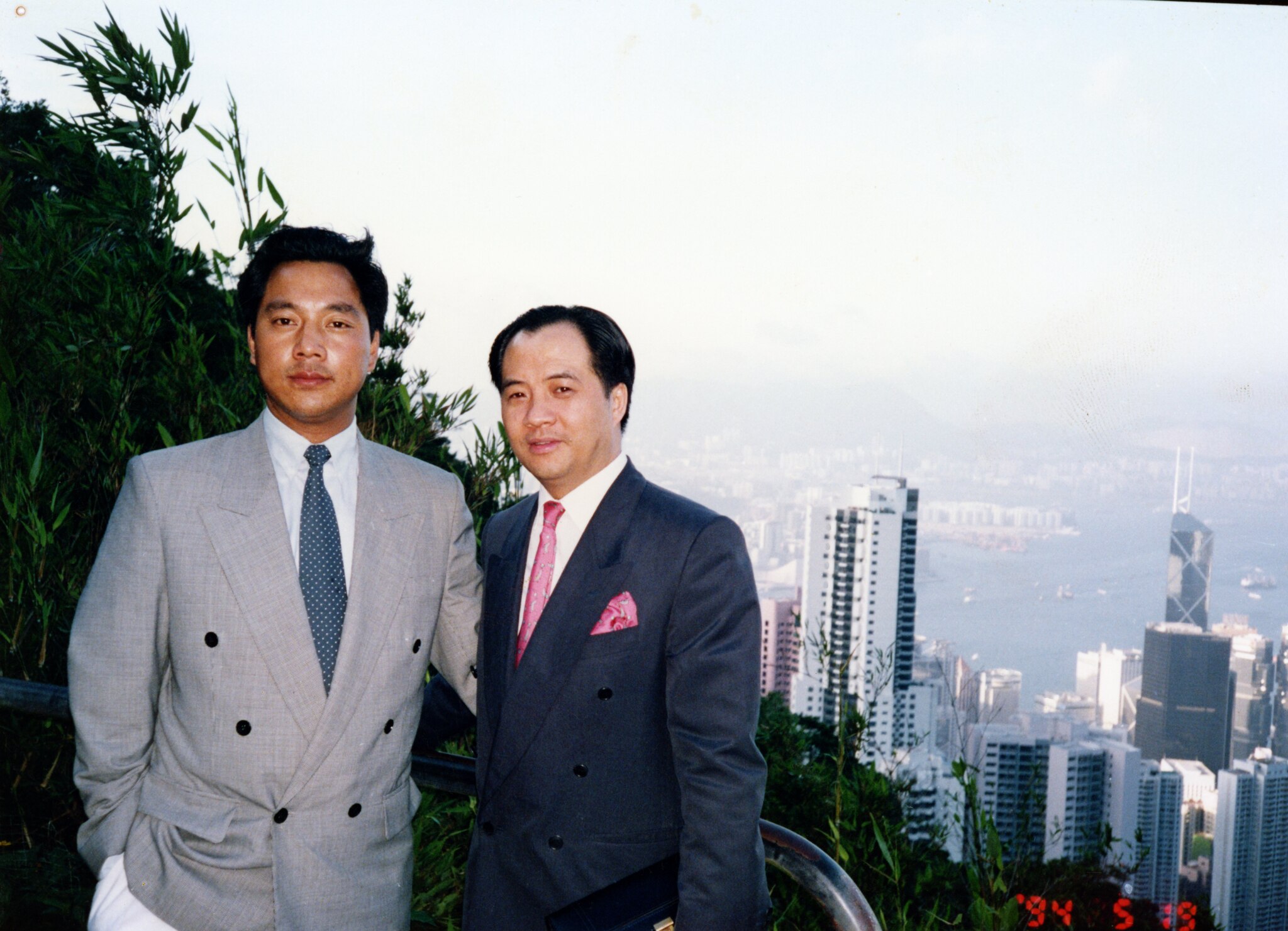  4月28日：在香港参加裕达董事会的我…… 

