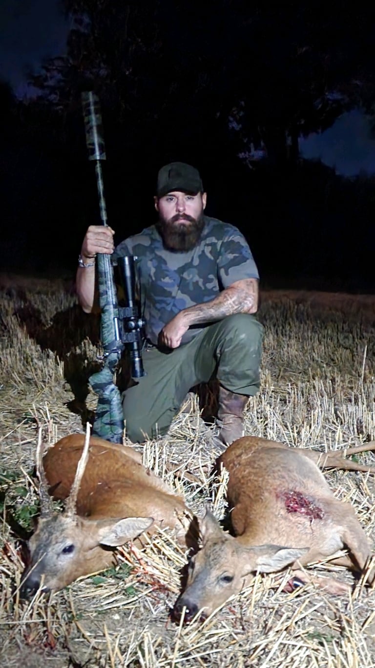 De retour à Merzig en Allemagne pour cette chasse privée magnifique. Merci à Jeremy pour l'invitation.
3h00 d'approche à la tombée du jour, dans un cadre