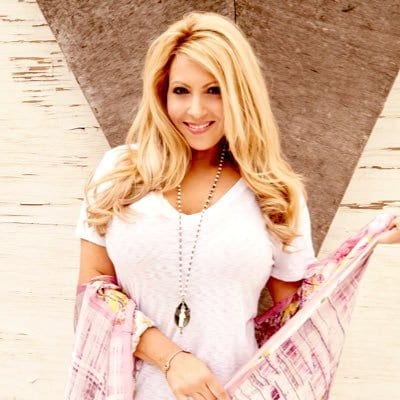 Official Account For Singer/Songwriter Lisa Matassa 🇺🇸God Bless America 🇺🇸https://youtu.be/0v8e46x7JzEvIGKSrHyxHSTo/...