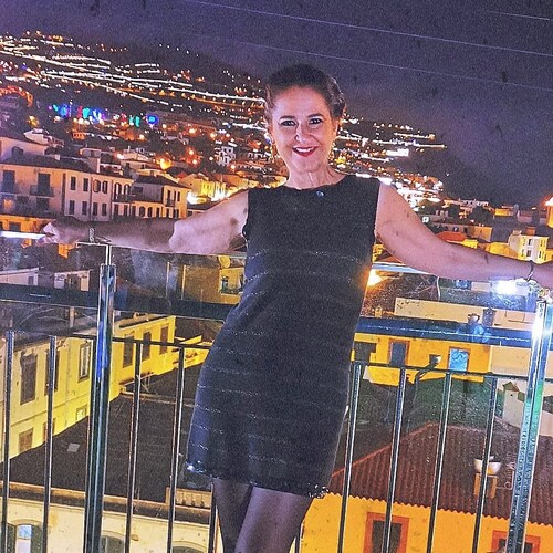 An American living on an island paradise.