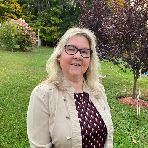 Servant to my Lord and Savior Jesus Christ. Married to my soulmate, proud mother of two, RLTW, Stand up for the rights o...