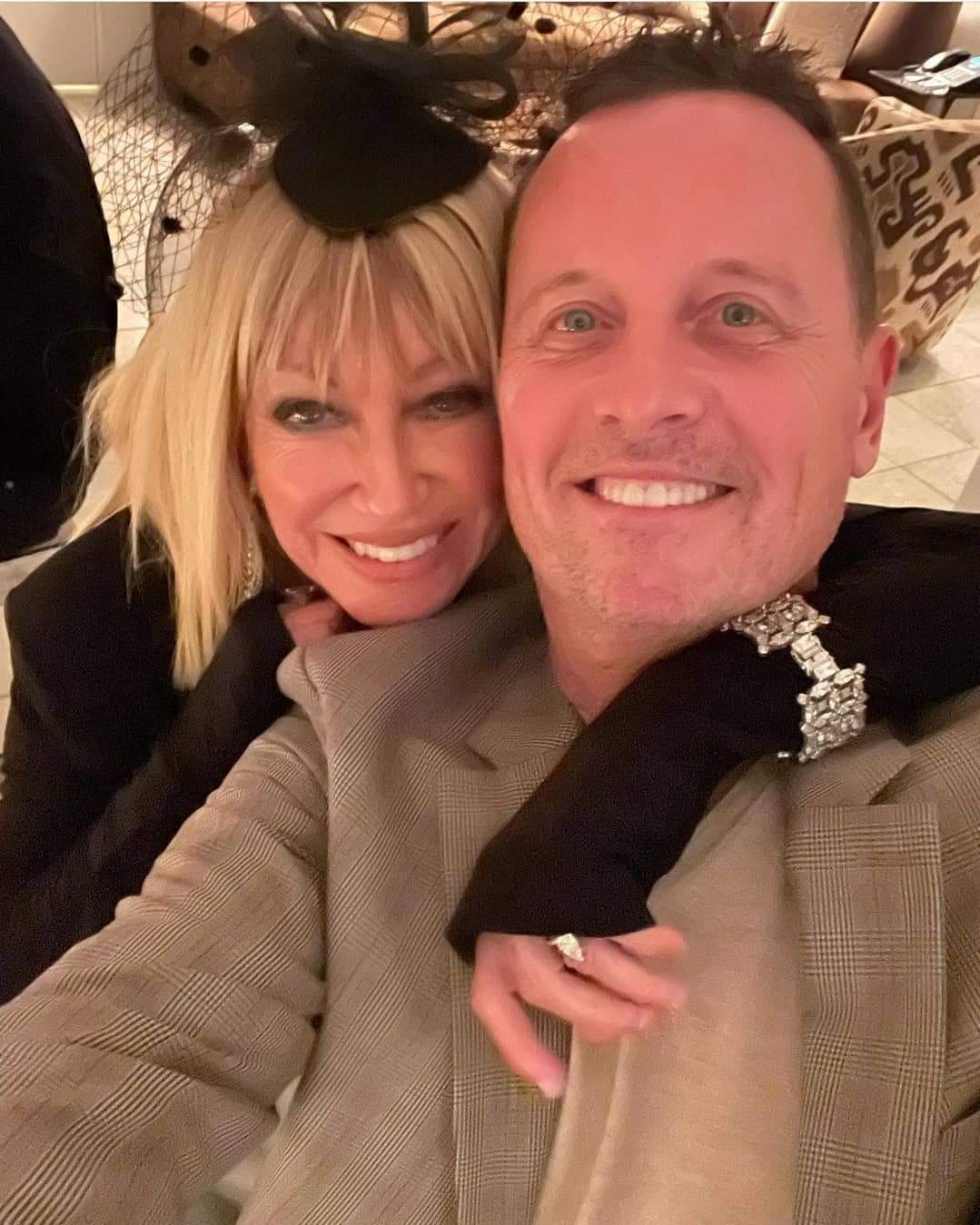 Richard Grenell and Suzanne Somers!  We found another Patriot!

#Trumpgirlonfire 🔥 

