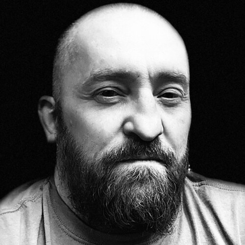 Conservative Republican 🇺🇸 Country Music Singer 🇺🇸 
Lover of Karaoke 🇺🇸