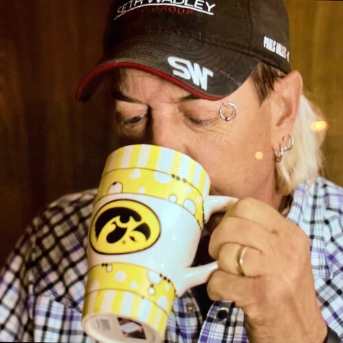 God, Family, Country
Pronouns - LGBFJB