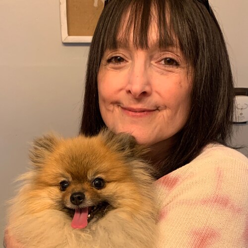 Born in Brooklyn, love music reading and my poms. Avid reader and medical advocate