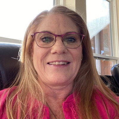 Trump Supporter from day one🇺🇸 Love my Guns, n love our Veterans🇺🇸♥️ 🇺🇸♥️MAGA♥️🇺🇸 Most of all I LOVE THE USA♥️