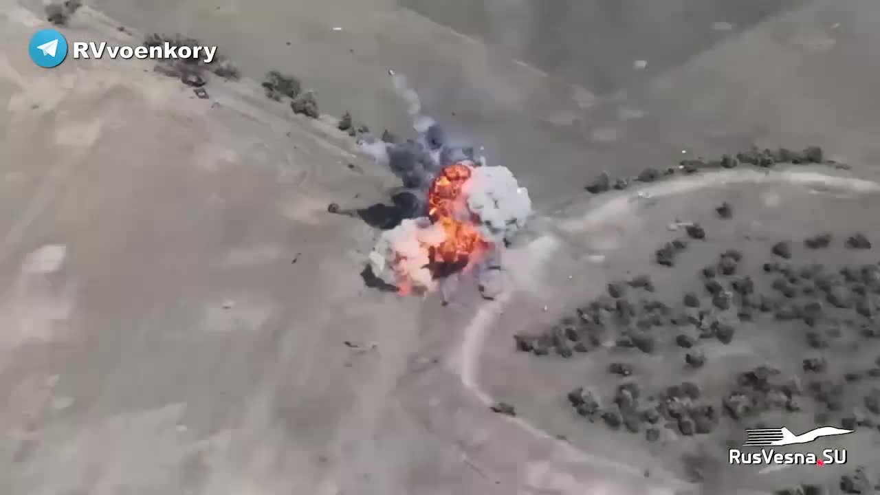 On 29 August, the "Kherson Phantom" flew over its front sector in a UAV and found a column of the Ukrainian Armed Forces, the coordinates were quickly transferred to the gunners and it started.
A barrage of bullets rained down on the attackers, the Armed Forces abandoned the BPM and tried to hide in the trenches, then wanted to crawl away through the landing, but continued to be covered in precise fire, corrected by the "Ghost of Cherson🔥🔥🔥