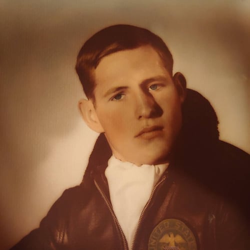 Retired Navy Chief Gunners Mate, Christian, Defender of the Constitution, Lover and protector of Freedom! We fought for ...