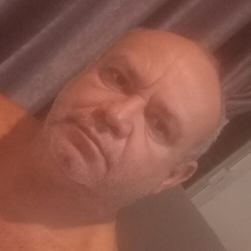 Militar da Reserva das FFAA, Licenciado em Geografia (UFF) com Especialização em História ďo Brasil (UCAM) e em Gestão P...