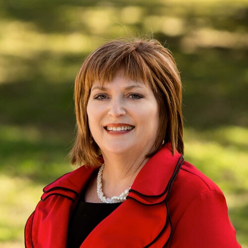 America First, Freedom Fighter, Wife, Mom, Mimi, former Mayor who loves the Lord.