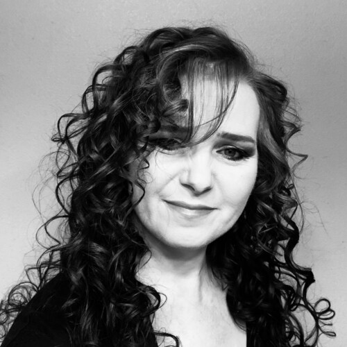 Freedom loving American, wife of 30 years, mother of three beautiful daughters. God then family then country !