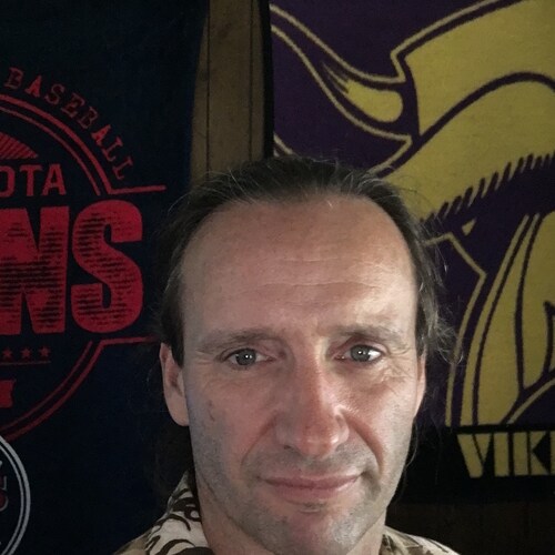 proud veteran and patriot. nfl, mlb, pro wrestling, married with 2 daughters