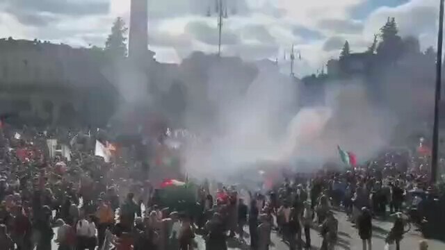 BREAKING NEWS 
FAKE NEWS IS BLOCKING 
EUROPE IS ON FIRE ALL AGAINST MARCON 