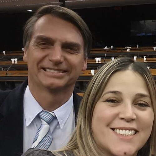 Psicóloga de direita conservadora, escritora, pró vida, contra a ideologia de gênero,contra o feminismo e Bolsonarista, ...