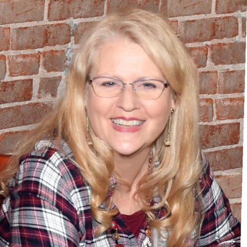 Christian, Mom, Nana, Wife, Wildlife photographer, Freelance writer, Furniture Maker & Remaker, Crafter