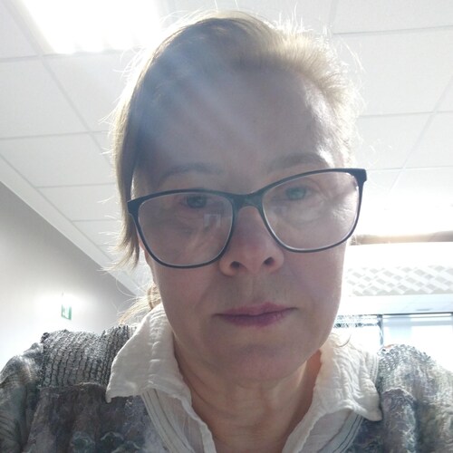 Política em verso
A política do dia a dia contada em forma de verso, traduzindo as mais variadas informações de um jeito...