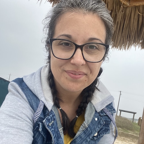 Christian • wife • mama • daughter • friend • essential oils addict &amp; educator • Conservative • teacher