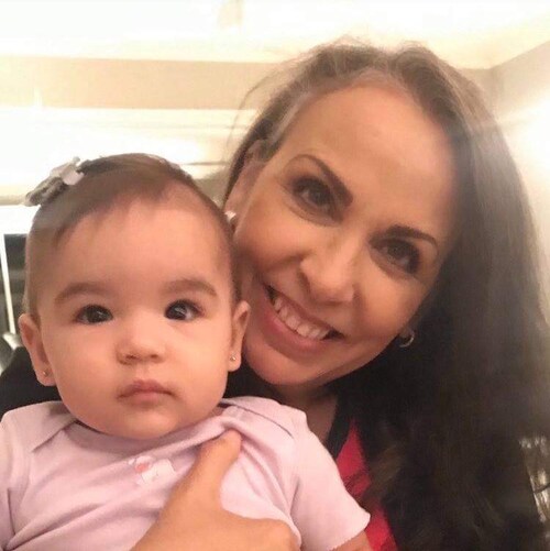 Born-again Christian, mom of 4, grandmother of 3, pro-life advocate, Conservative Trumpican