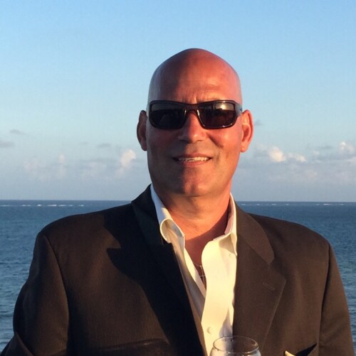 Home Inspector/Contractor by day...this patriot is living the dream in Idaho with my beautiful wife and black lab Bogey!...