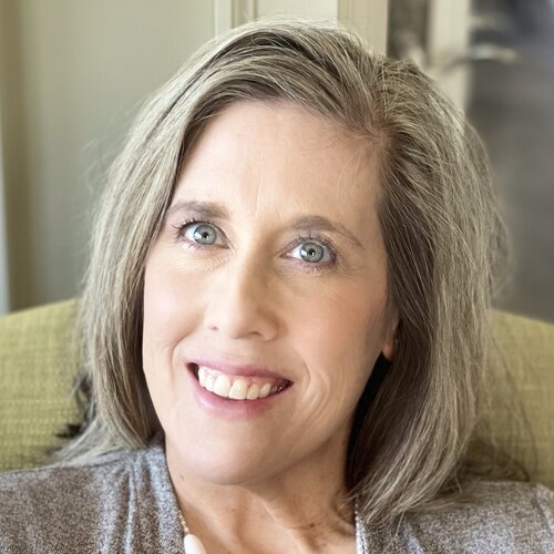 Believer ✝️ Mom ⭐️ Survivor 🎀  ⬇️ 58lbs since 08.2021 🔥 Health Coach helping others get healthy ❤️  Proud Conservative...