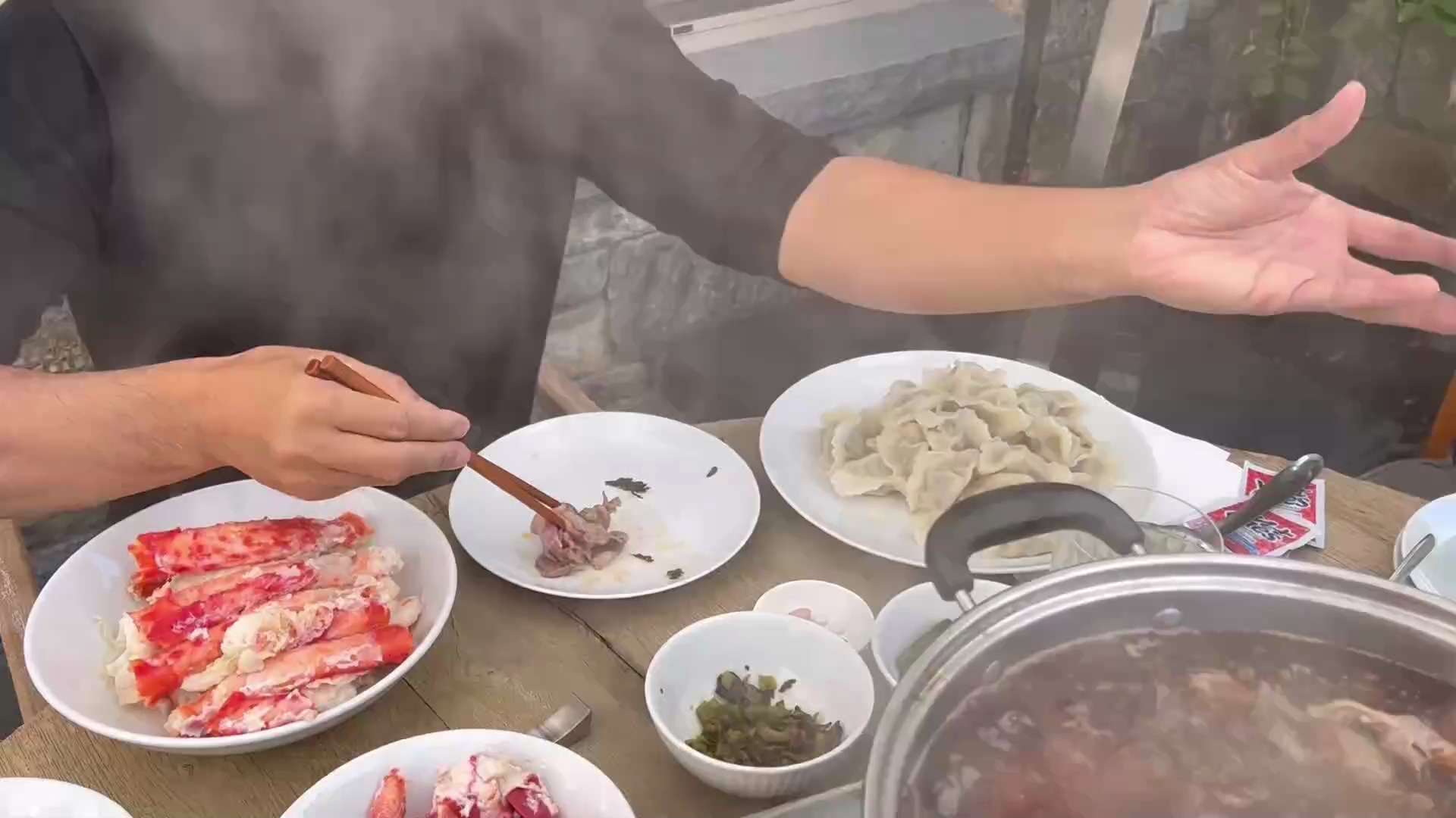 2022.10.09 尊敬的战友们好…….七哥开始吃饺子和火锅啦🥟🥟🥟