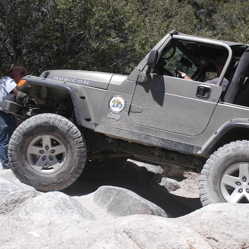 Mechanical engineer, currently in Green Energy product development.  Strong support for the Chinese People and for truth...