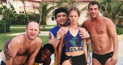 La Cubaine Mavys Alvarez a accusé la star du football Diego Maradona d'avoir abusé d'elle et de l'av...