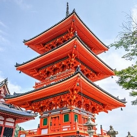 As a photographer for several years now, Kavan Choksi has done work in Japan, South Korea, and Singapore. He is inspired by the blend of ancient traditions.