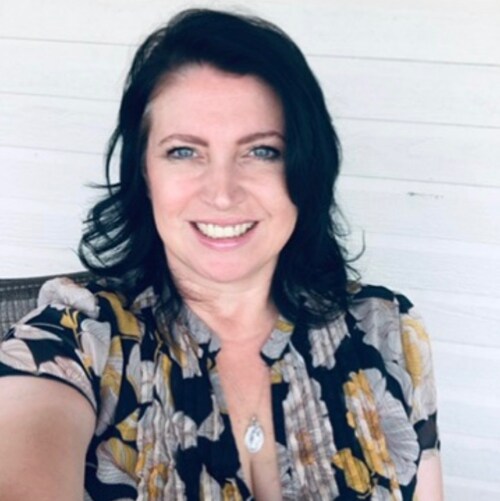 U.S. Army Veteran, Naturalized U.S.  Citizen, politically UN-correct,  America 1st, Gun owner, Truck Driver & Mum, that ...