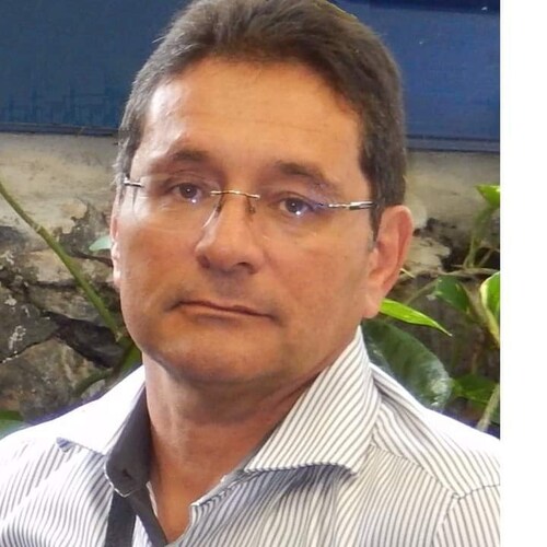 Engenheiro Civil desde 1982, nascido em São Paulo.