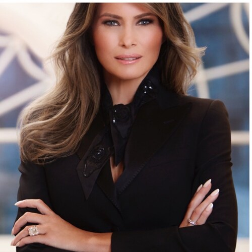 Trump is my President
Small Business Owner Former Teacher 
Let'sGoBrandon FJB ReleaseTheDetainees #MAGA #HoldTheLine #SaveAmerica 🇺🇸