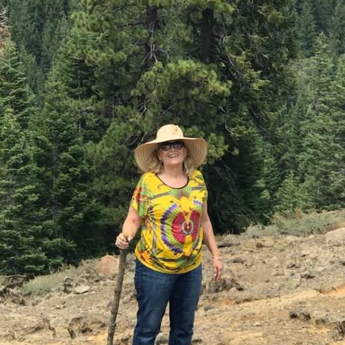 Free speech. Less Gov't. USA first.  I am a Photographer, Animal Advocate, Christian & a moderate.  Life long #Mets Fan.